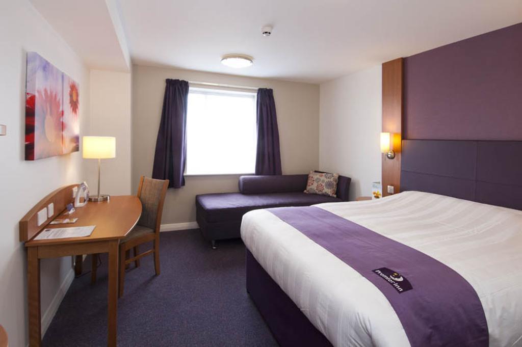 Premier Inn Derry / Londonderry Bagian luar foto